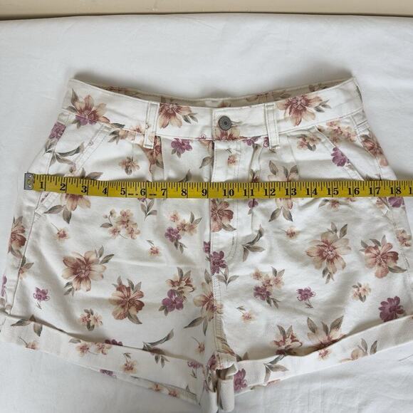 American Eagle Women’s High-Waisted Floral Denim Shorts Size 6 - Picture 11 of 13
